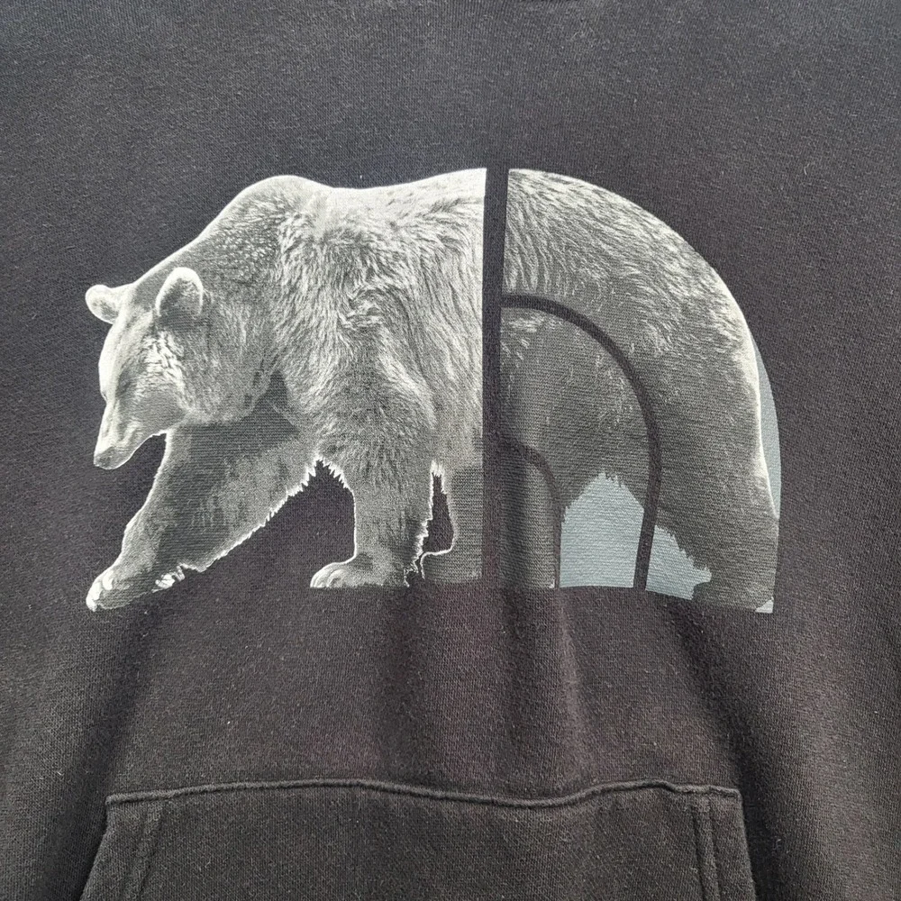 The North Face  Hoodie Men's Small‎ Black Pullover Bear Graphic Sweatshirt